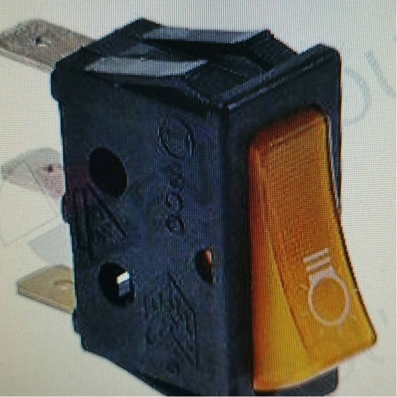 Yellow light rocker switch for pizza oven